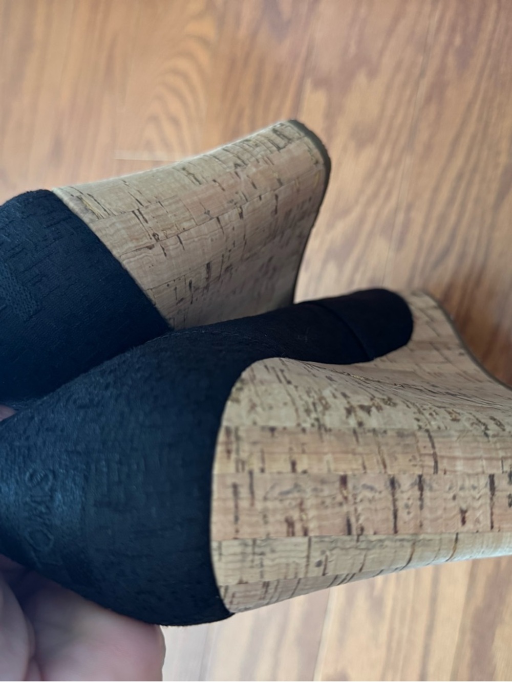 TOMS Black Cork Wedge Peep-Toe Espadrilles NWT and box - Picture 4 of 8
